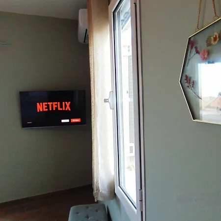 Sea View, Kaizer Throne, Lalis House *