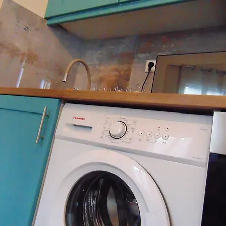 Sea View, Kaizer Throne, Lalis House 佩雷卡斯