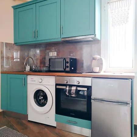 Sea View, Kaizer Throne, Lalis House 佩雷卡斯