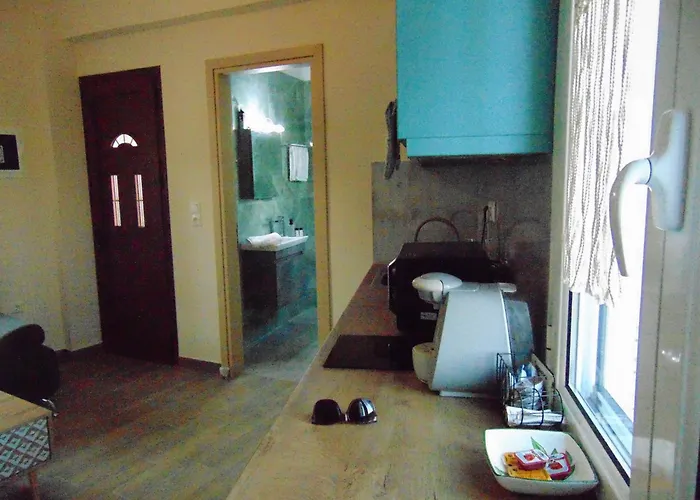 Sea View, Kaizer Throne, Lalis House *