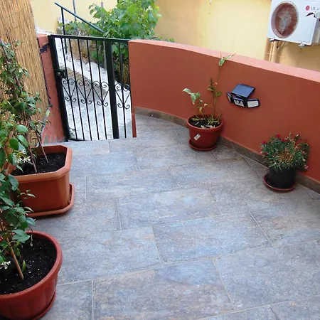 Sea View, Kaizer Throne, Lalis House Case de vacanță