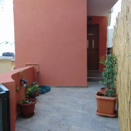 בית נופש Sea View, Kaizer Throne, Lalis House *