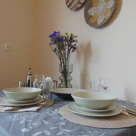 Sea View, Kaizer Throne, Lalis House *