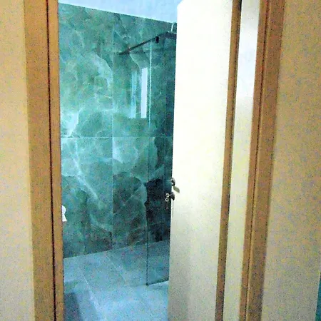 Sea View, Kaizer Throne, Lalis House *