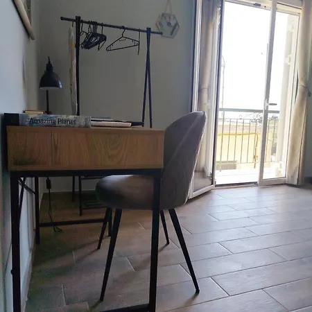 בית נופש Sea View, Kaizer Throne, Lalis House *