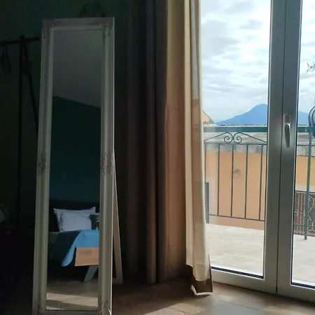 Sea View, Kaizer Throne, Lalis House * 佩雷卡斯