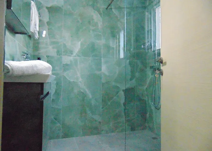 בית נופש Sea View, Kaizer Throne, Lalis House פלקאס