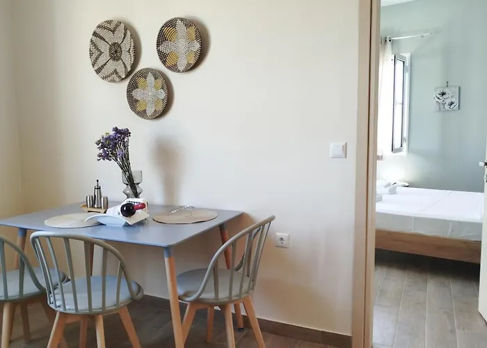 Sea View, Kaizer Throne, Lalis House * פלקאס