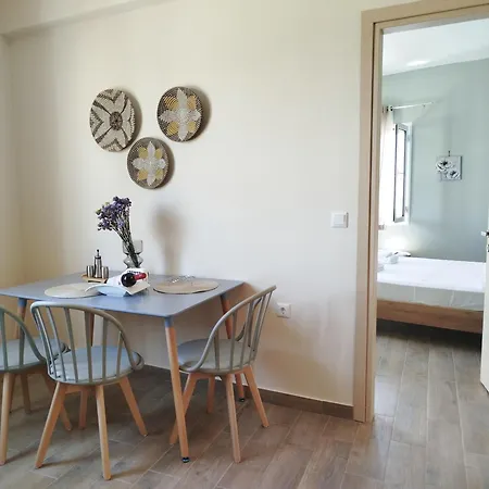 Sea View, Kaizer Throne, Lalis House * 펠레카스